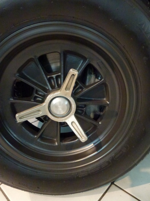 Shelby Cobra CSX 2001 wheel