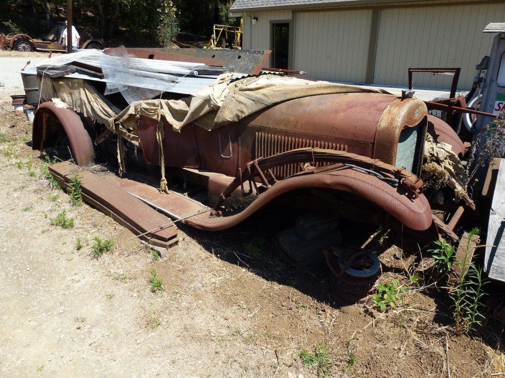 old rusty car