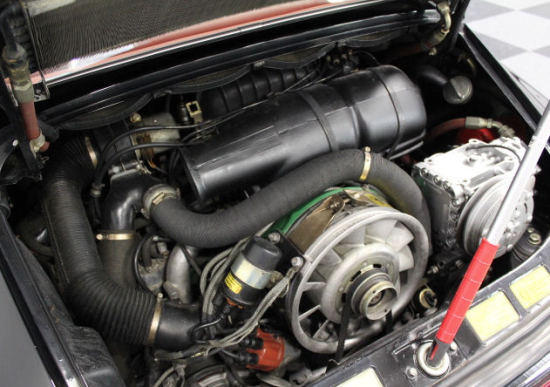 1976 Porsche 911 Coupe engine