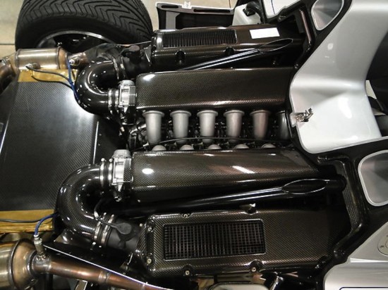 Mercedes CLK GTR Roadster engine