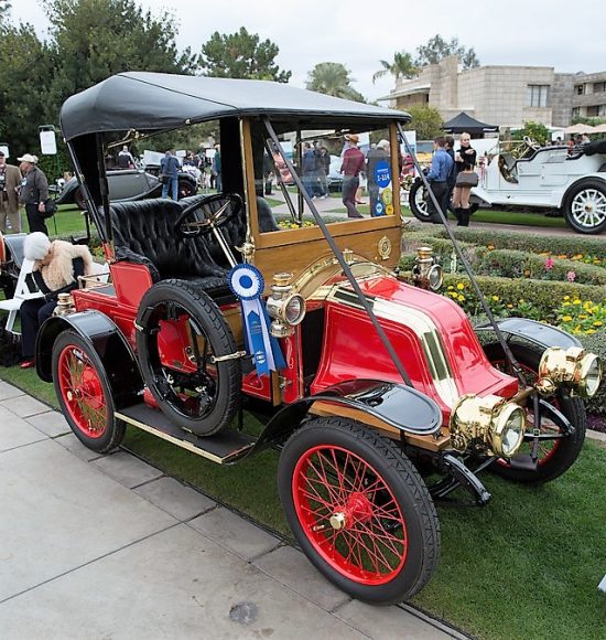 1908 Renault AZ - Antique automobile class winner