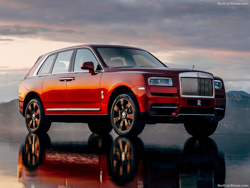 DESIGN REVIEW: The New Rolls Royce SUV