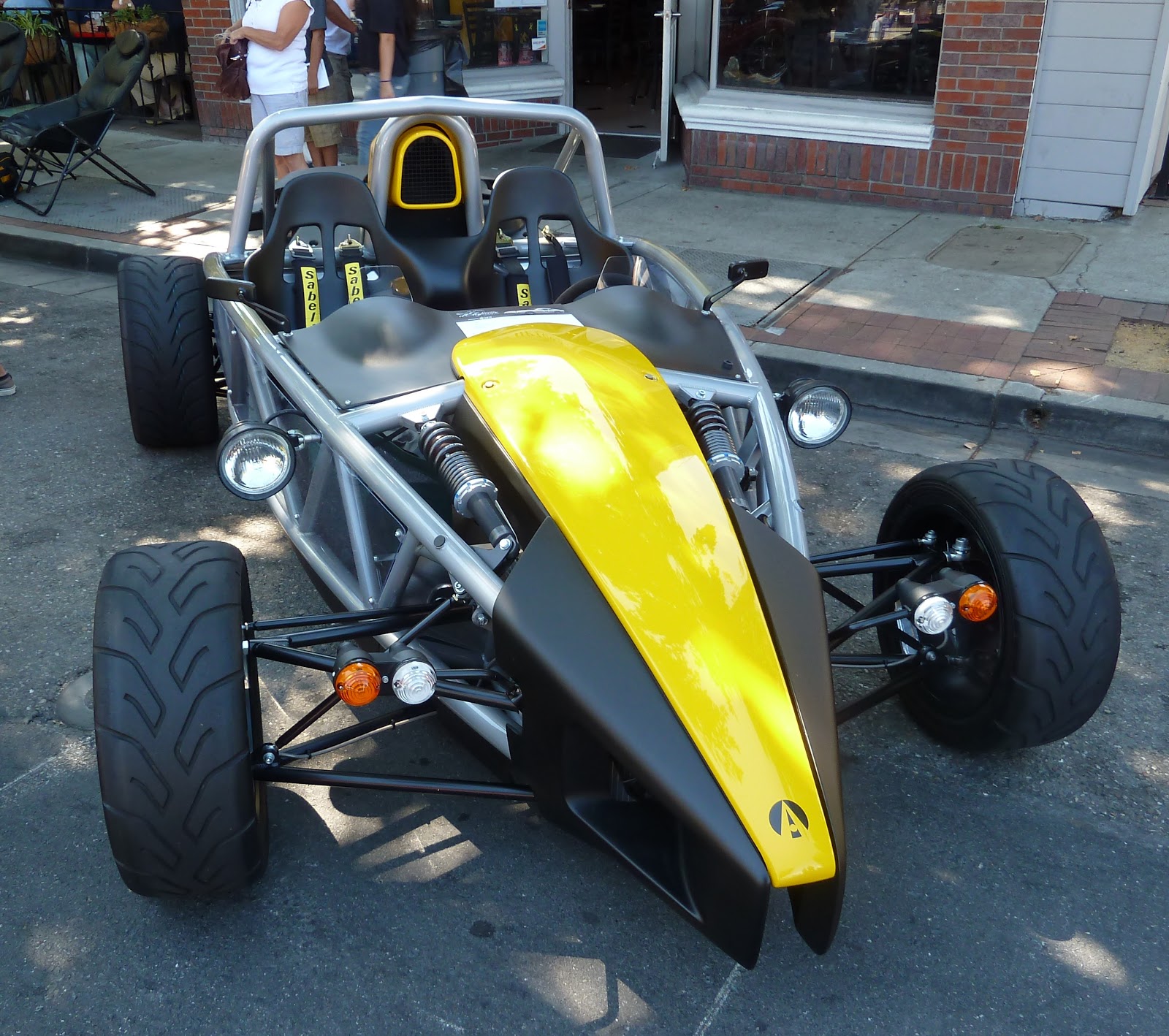 Ariel Atom – Like A Motorcycle With Four Wheels